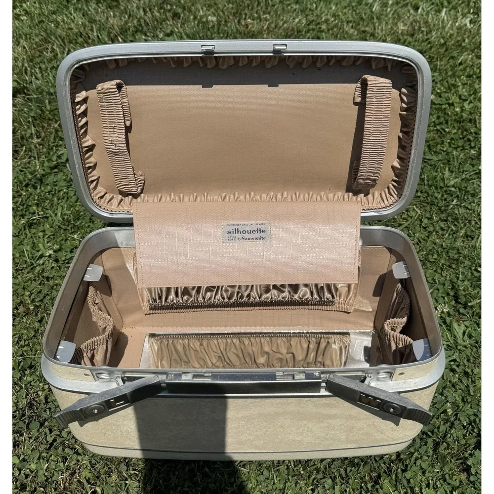 Vintage Samsonite Silhouette 1512 Vanity Train Case Beige Vinyl Locking Makeup